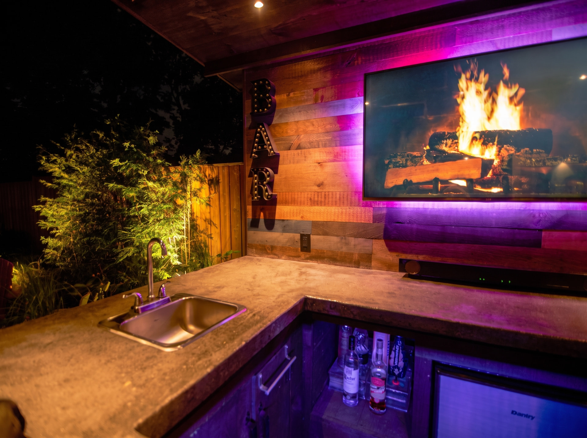 Westmount Road Project - RGBW Outdoor Bar
